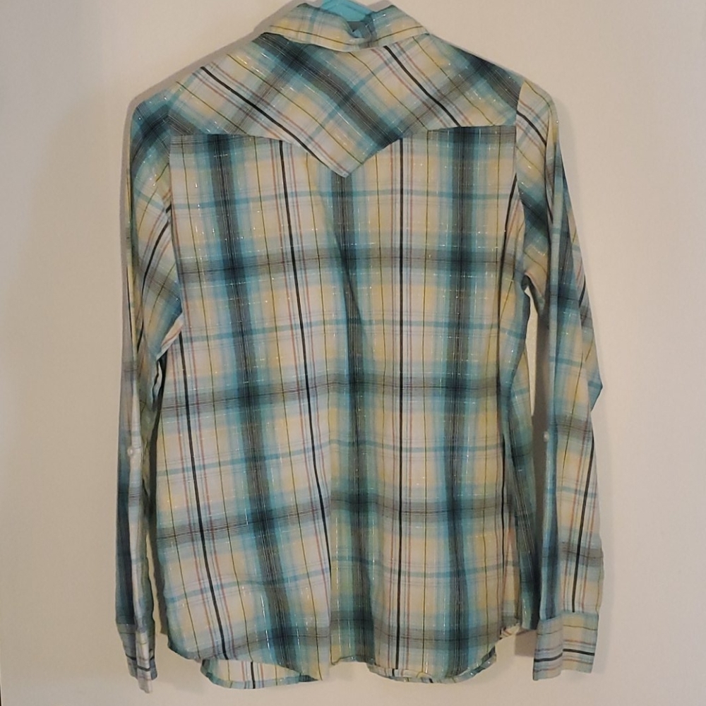 Wrangler button up - Picture 3 of 3